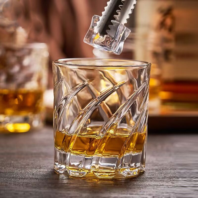 Wine Beer Spirits - エンボス加工のウイスキーグラス 高級家庭用グラスウェア バー クラシック スピリッツ＆リキュールグラス ワイングラス