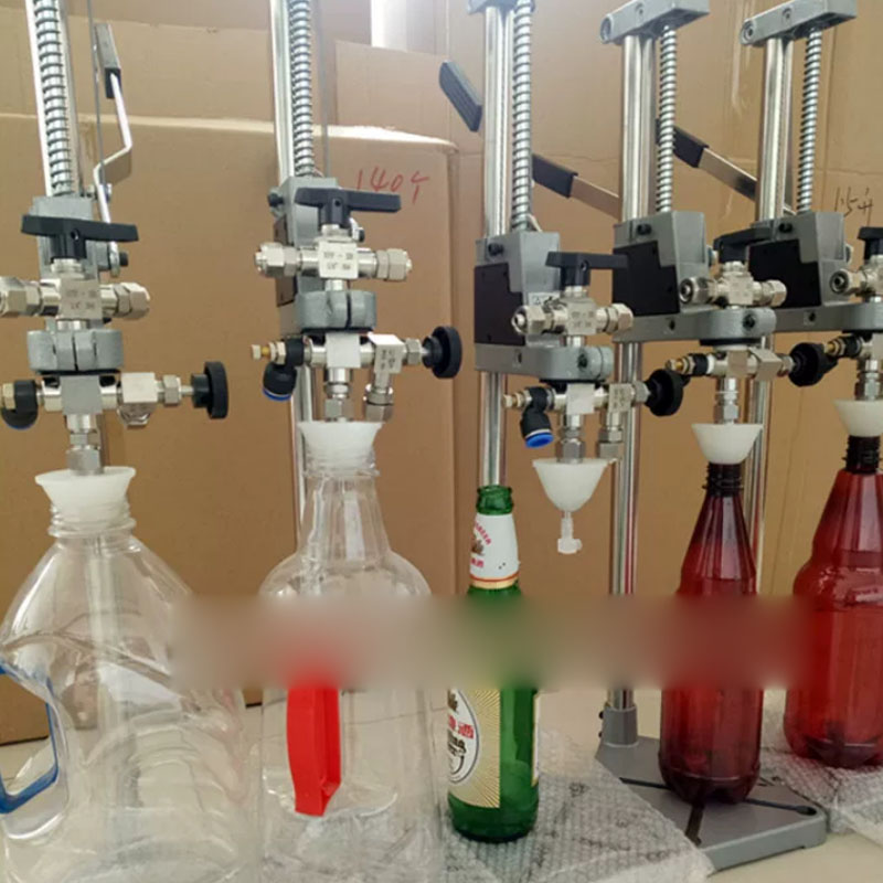 手動ボトルコルク圧着機、手動式ワイン・ビールボトルキャッピン - Wine To Beer のレビューと価格