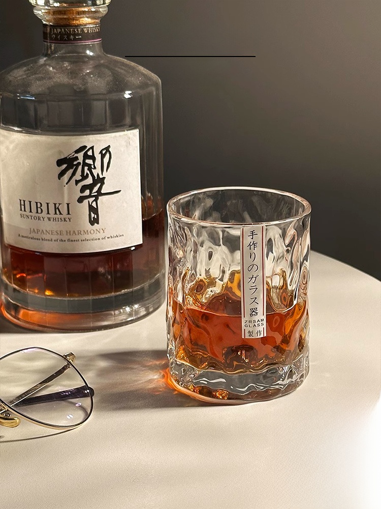 手作りのベトナムガラスカップ、ハンマーパターンのウイスキー・ - Wine To Beer のレビューと価格