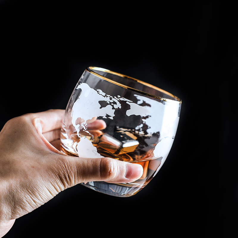 アルコールとワイン用の透明なガラスの世界地図,ビール,または - Wine Beer World のレビューと価格